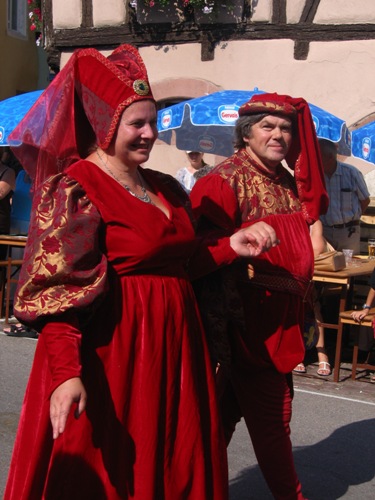 Que de beaux habits...