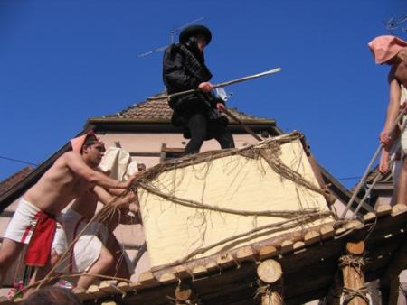 Les esclaves b&acirc;tissent &eacute;galement...