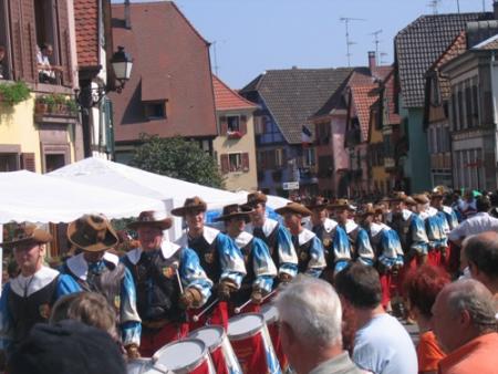 Une premi&egrave;re fanfare...